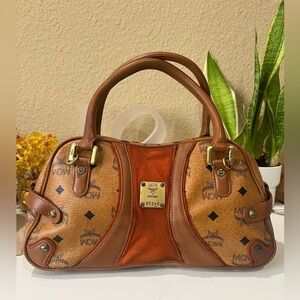 MCM COGNAC VISETOS HANDBAG